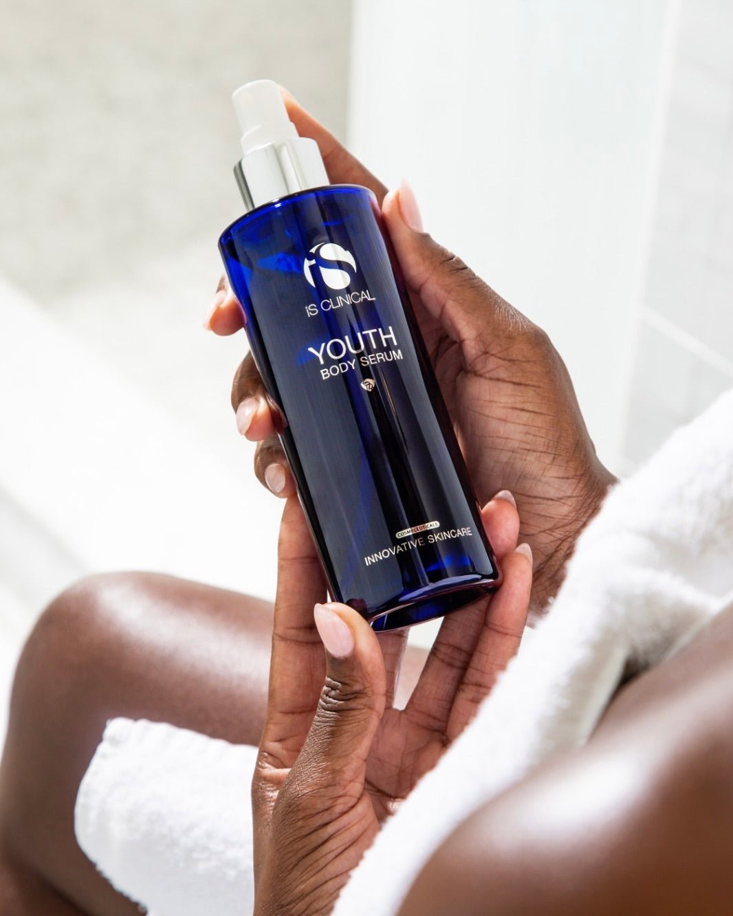 YOUTH BODY SERUM - iS CLINICAL - Tu piel, nuestra ciencia